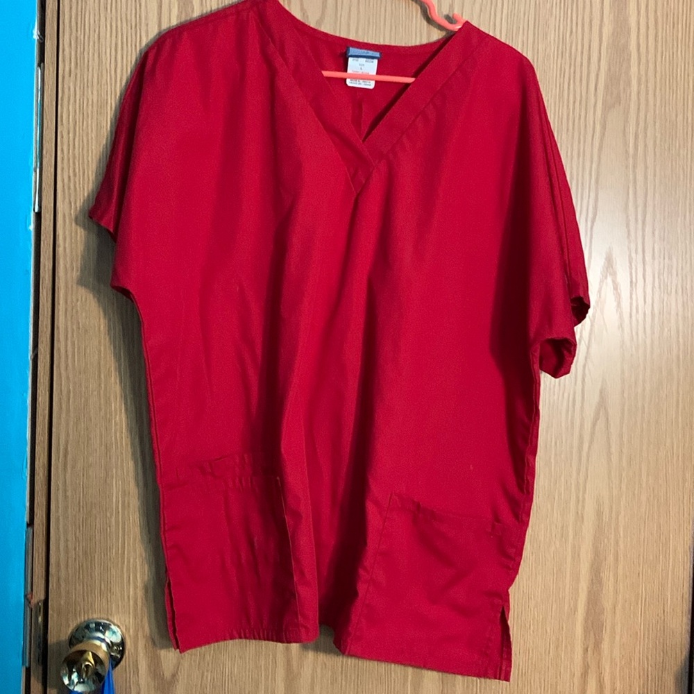 Cherokee scrub top